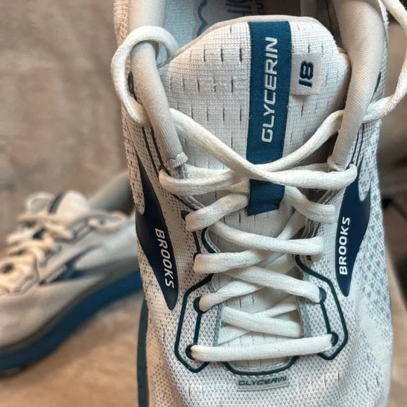 Brooks White and Blue Glycerin 18 Running Shoes - Mens 10.5 - Picture 4 of 8
